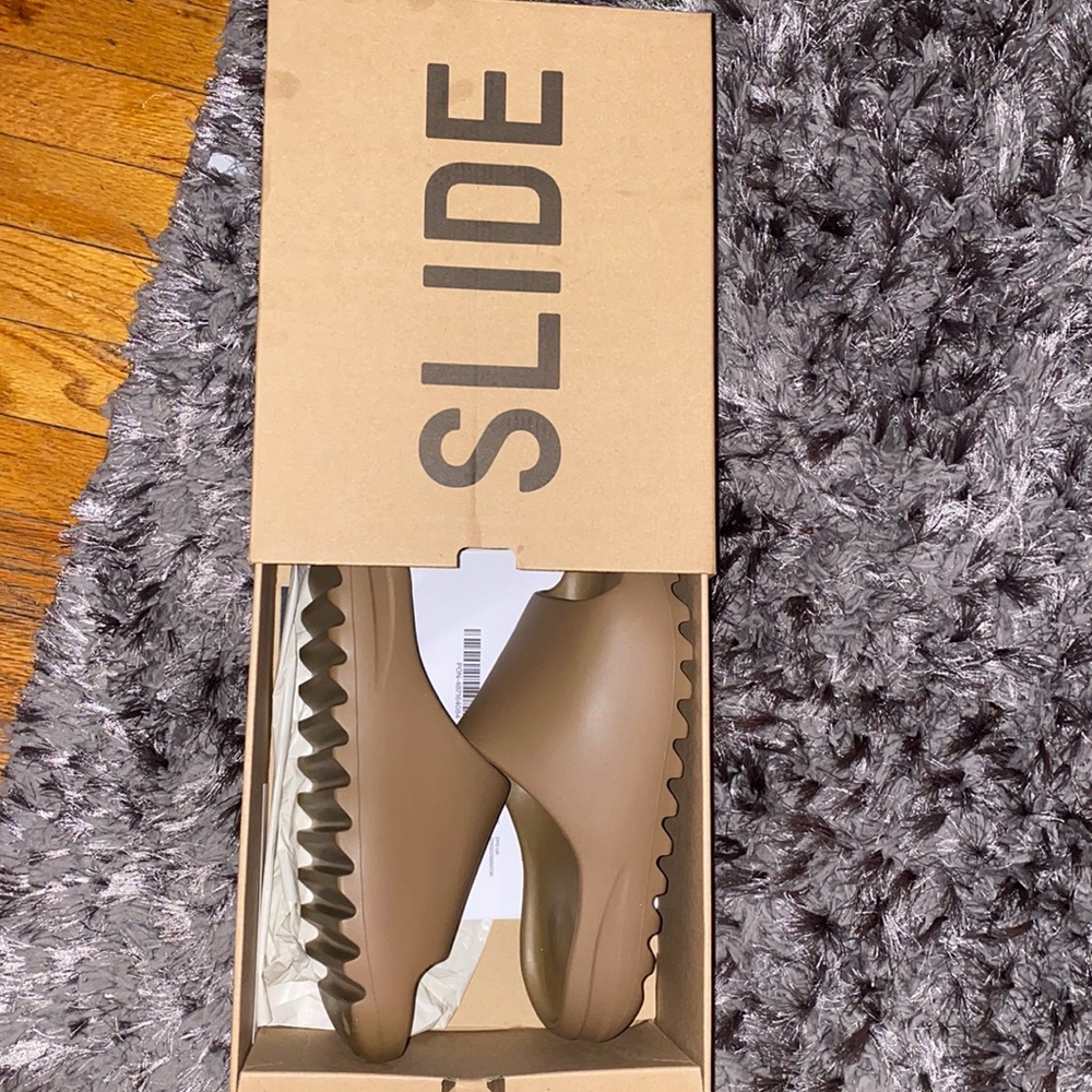 Core Yeezy Slides